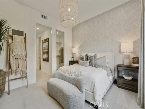 571 Mulligan , Irvine, CA