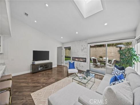 6 Crockett , Irvine, CA