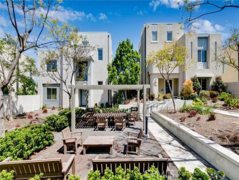 105 Catalyst , Irvine, CA