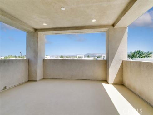 105 Catalyst , Irvine, CA