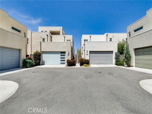 105  Catalyst  , Irvine, CA