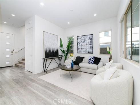 105 Catalyst , Irvine, CA