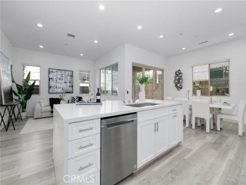 105 Catalyst , Irvine, CA