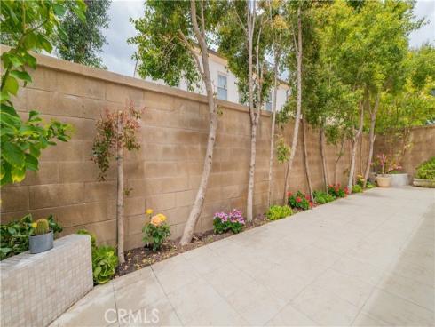 109  Hanging Garden  , Irvine, CA