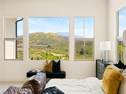 128 Mossvine , Irvine, CA