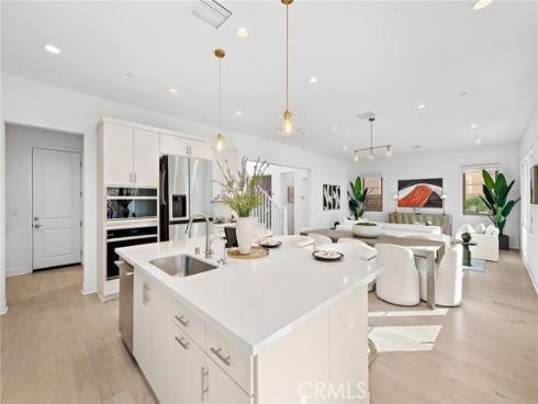 215 Sutters Mill , Irvine, CA