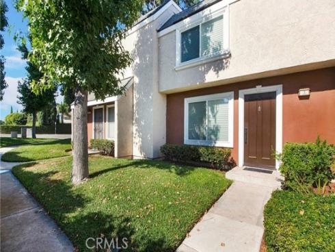 3 Albany 61 , Irvine, CA