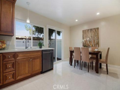 3 Albany 61 , Irvine, CA