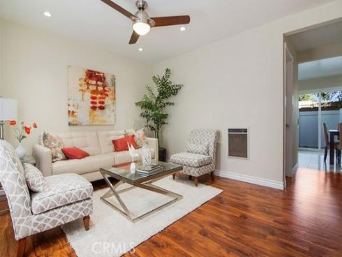 3 Albany 61 , Irvine, CA