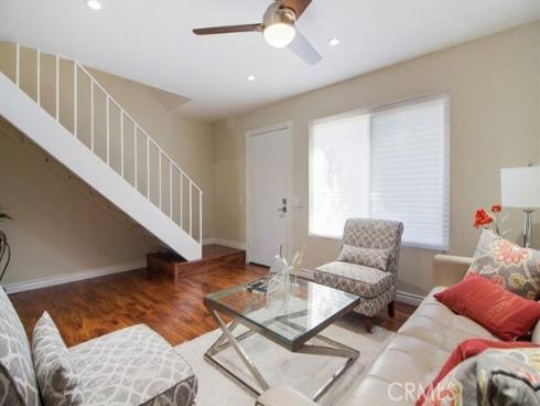 3 Albany 61 , Irvine, CA