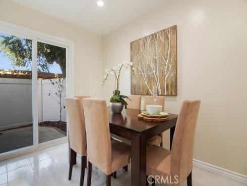 3 Albany 61 , Irvine, CA