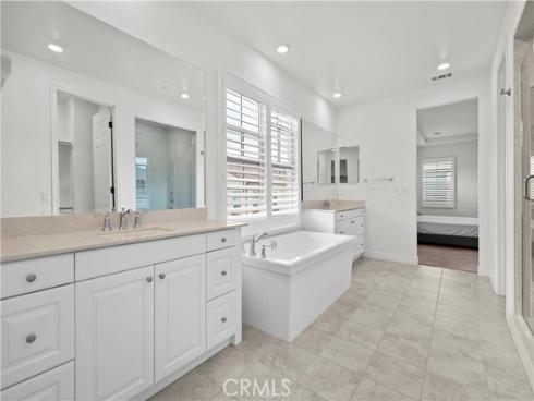 107 Frontier , Irvine, CA