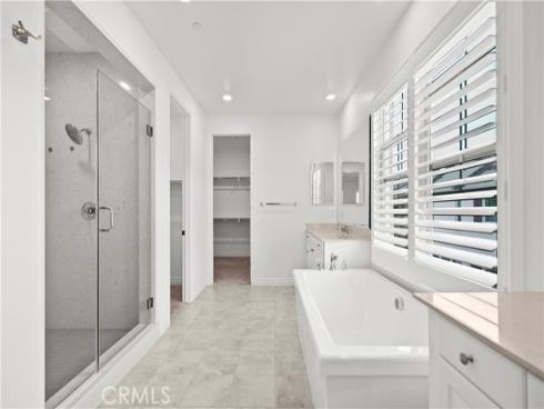 107 Frontier , Irvine, CA