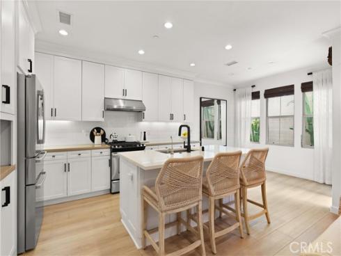 112 Gemstone , Irvine, CA