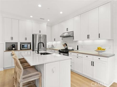 112 Gemstone , Irvine, CA