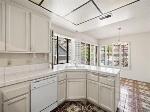 31  Hillgrass  , Irvine, CA