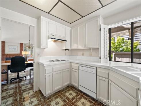 31  Hillgrass  , Irvine, CA