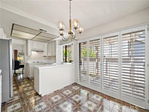 31  Hillgrass  , Irvine, CA