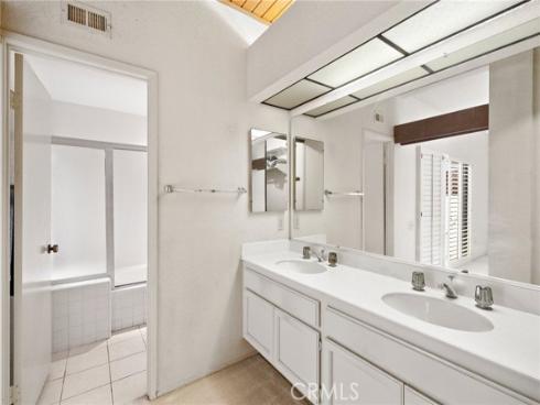 31  Hillgrass  , Irvine, CA