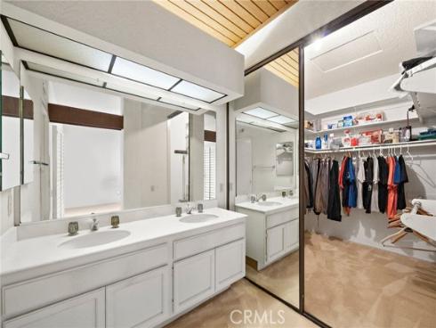 31  Hillgrass  , Irvine, CA