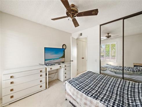 31  Hillgrass  , Irvine, CA