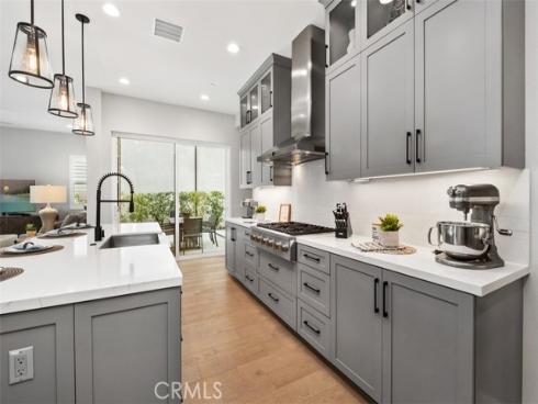 297 Sawbuck , Irvine, CA