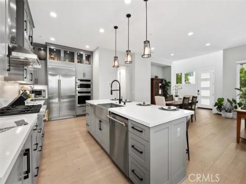 297 Sawbuck , Irvine, CA