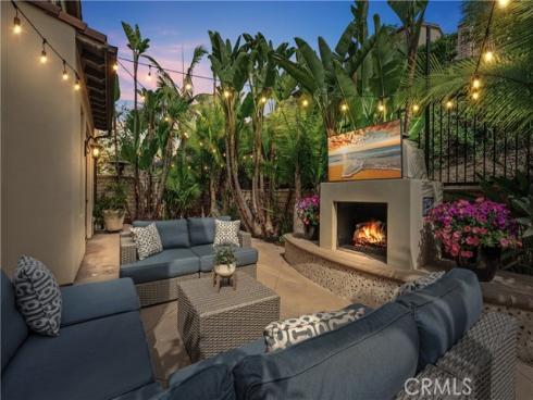 114  Treehouse  , Irvine, CA