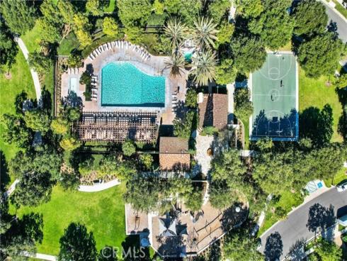 114  Treehouse  , Irvine, CA