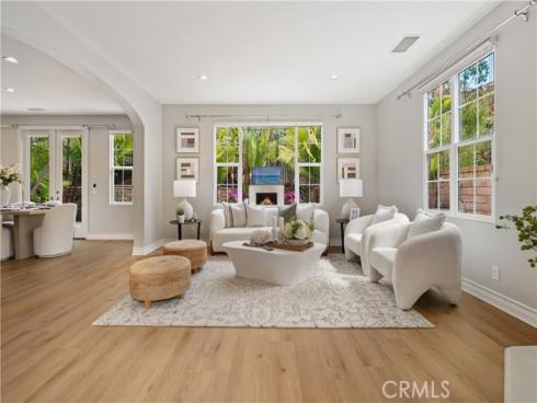 114  Treehouse  , Irvine, CA