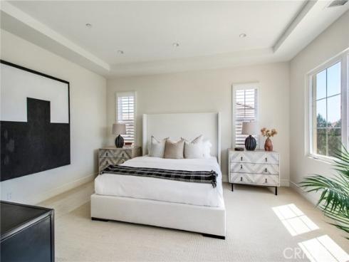 118 Tritone , Irvine, CA