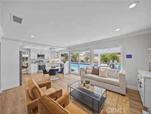 8 Saratoga , Irvine, CA