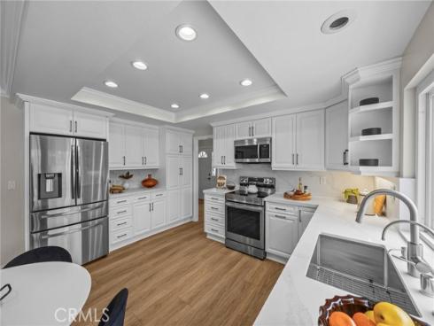 8 Saratoga , Irvine, CA