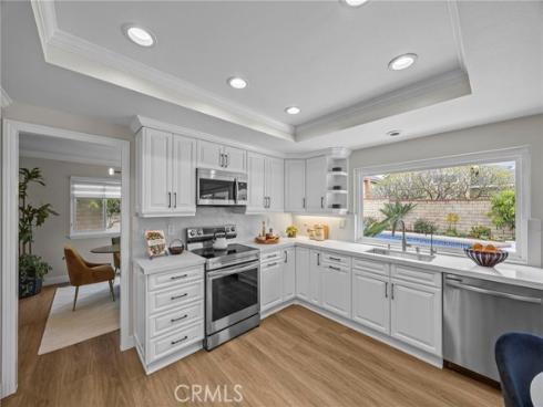 8 Saratoga , Irvine, CA