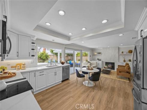 8 Saratoga , Irvine, CA