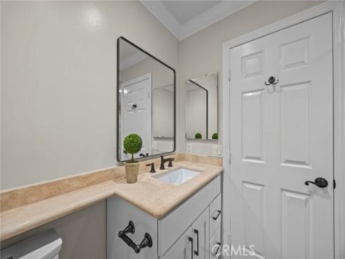 8 Saratoga , Irvine, CA