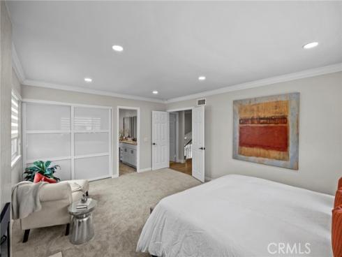 8 Saratoga , Irvine, CA