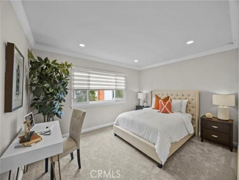 8 Saratoga , Irvine, CA