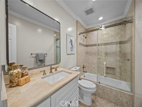 8 Saratoga , Irvine, CA