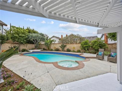 8 Saratoga , Irvine, CA