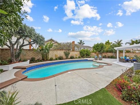 8 Saratoga , Irvine, CA