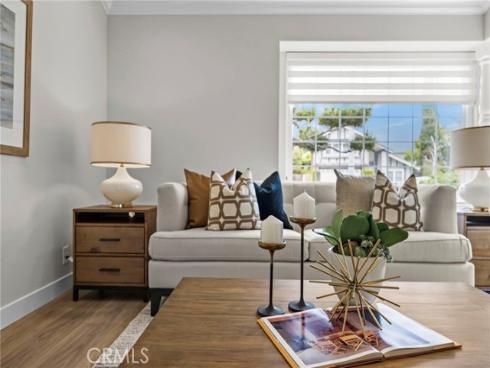 8 Saratoga , Irvine, CA