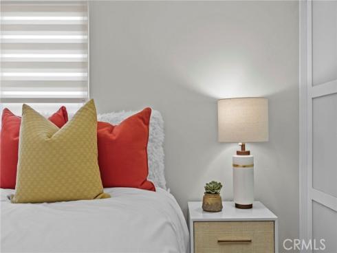 8 Saratoga , Irvine, CA