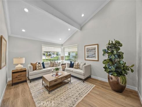 8 Saratoga , Irvine, CA