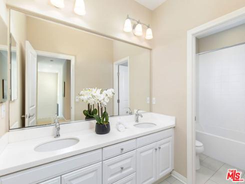 66 Rembrandt , Irvine, CA