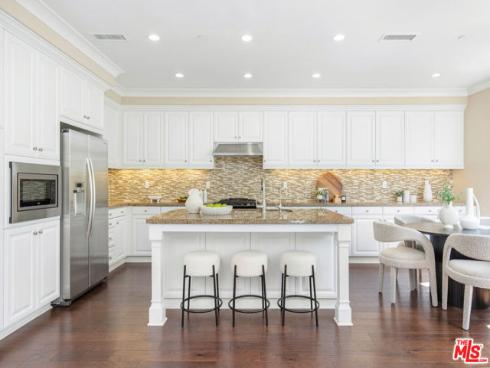 66 Rembrandt , Irvine, CA