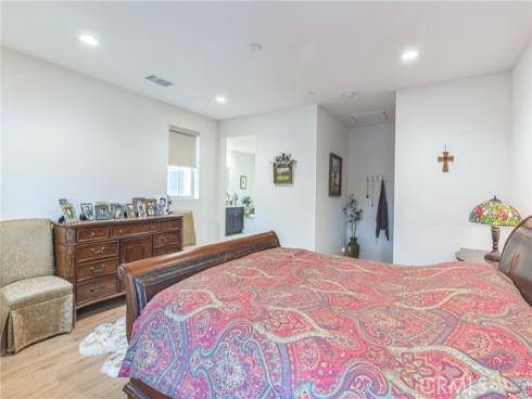 134 Halo , Irvine, CA