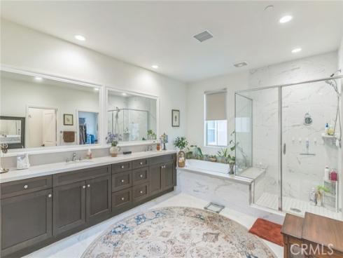 134 Halo , Irvine, CA