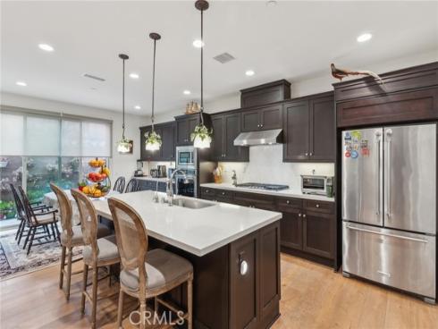 134 Halo , Irvine, CA