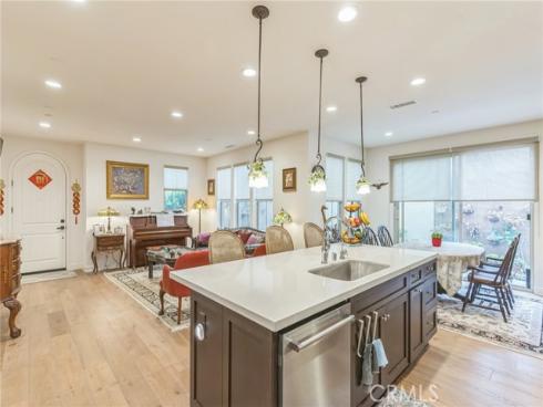 134 Halo , Irvine, CA